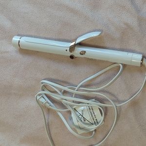T3 curling iron